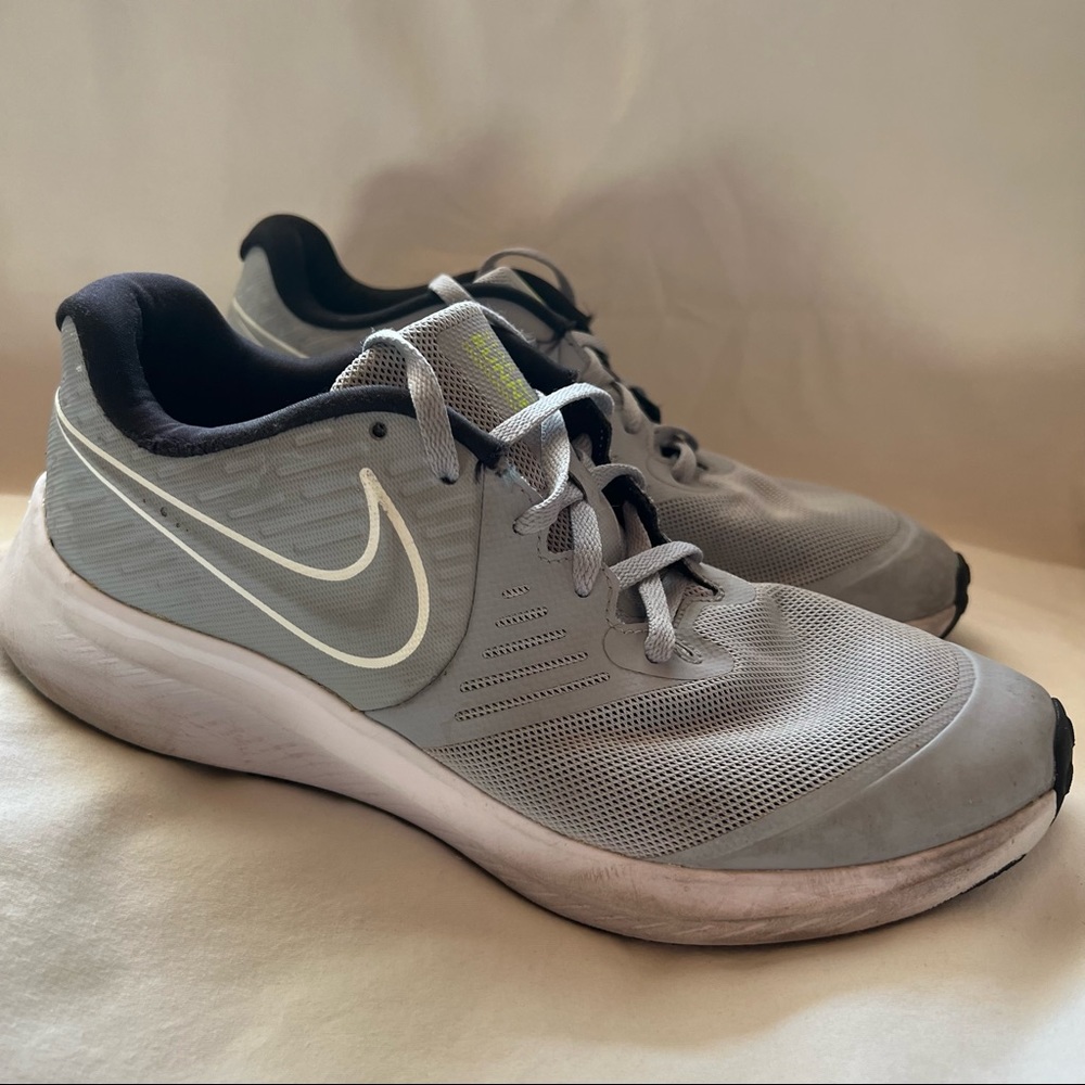 Nike shoes Universal Nike Star Runner 2 GS AQ3542005 grey size 9